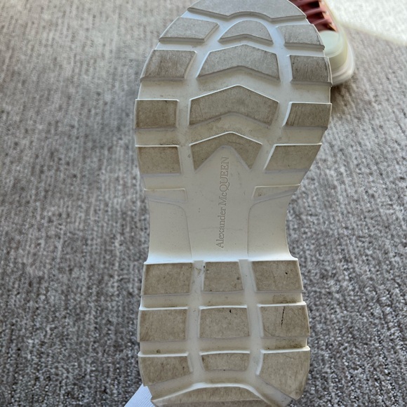 Alexander McQueen Women’s Tread Slick Boots in Pink/White - Picture 4 of 15